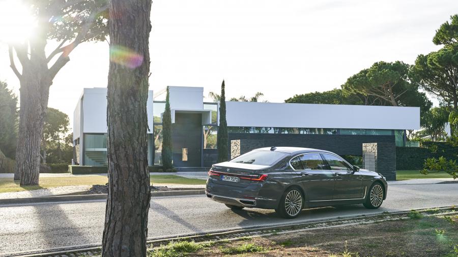  BMW 750Li xDrive (G12) 2019 года  (WW) (фото 162 из 164)